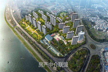 香山丽墅六楼85平两室带储藏室车位68万全款包改名